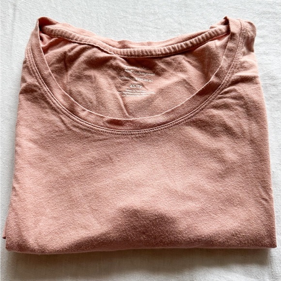 Banana Republic Factory light pink tee - Picture 3 of 3